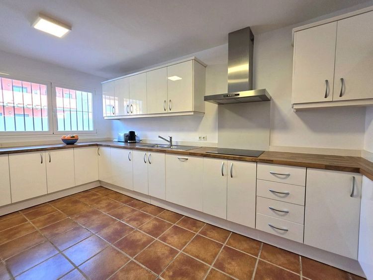 House | Resale in Casares Playa in Casares Playa, Costa del Sol - Photo 3