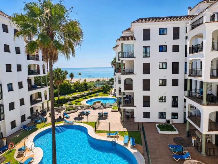 Apartment in La Duquesa in La Duquesa, Manilva, Costa del Sol - Photo 5