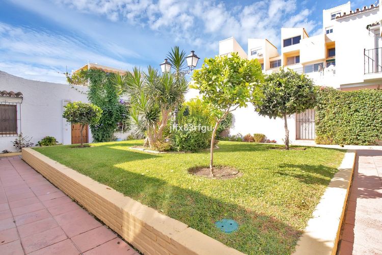 House | Resale in Estepona - Development photo 1