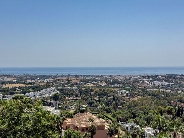 Apartment | Resale in La Quinta in La Quinta, Costa del Sol - Photo 3