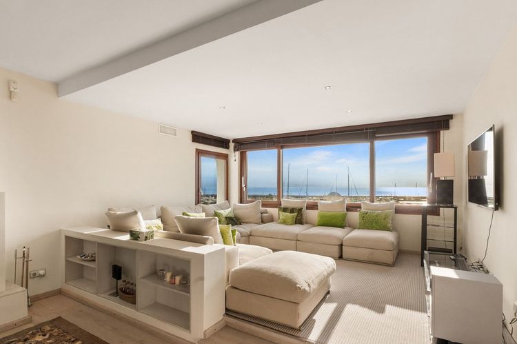 Apartment | Resale in Puerto Banús - Development photo 1