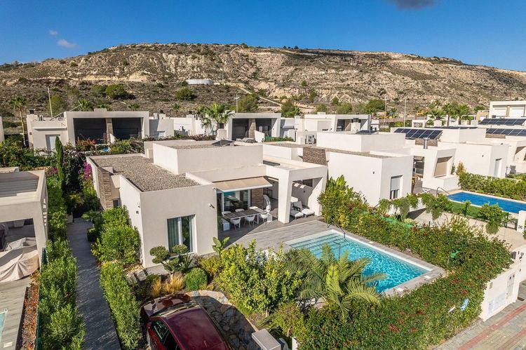House | Resale in Algorfa in Algorfa, Costa Blanca - Photo 2