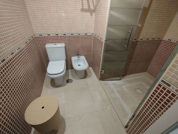 Apartment | Resale in Benalmadena Costa in Benalmadena Costa, Costa del Sol - Photo 2