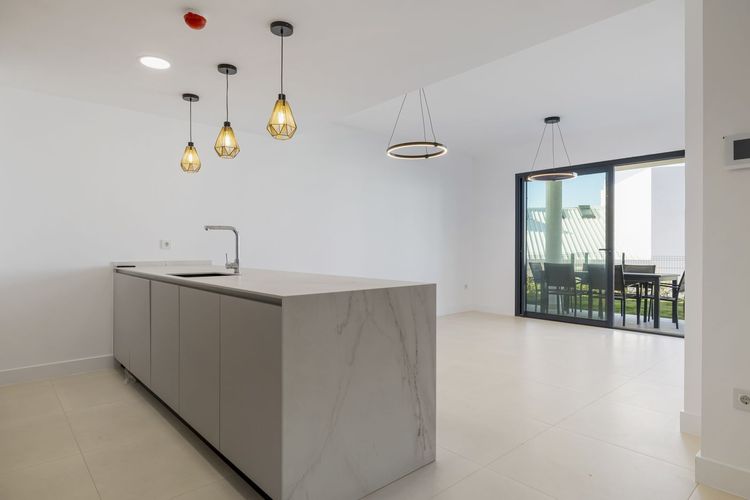 Apartment | Resale in Fuengirola in Fuengirola Others, Costa del Sol - Photo 4