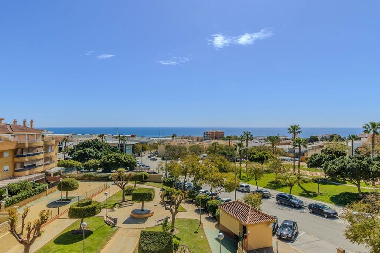 Apartment | Resale in El Pinillo in El Pinillo, Costa del Sol - Photo 3