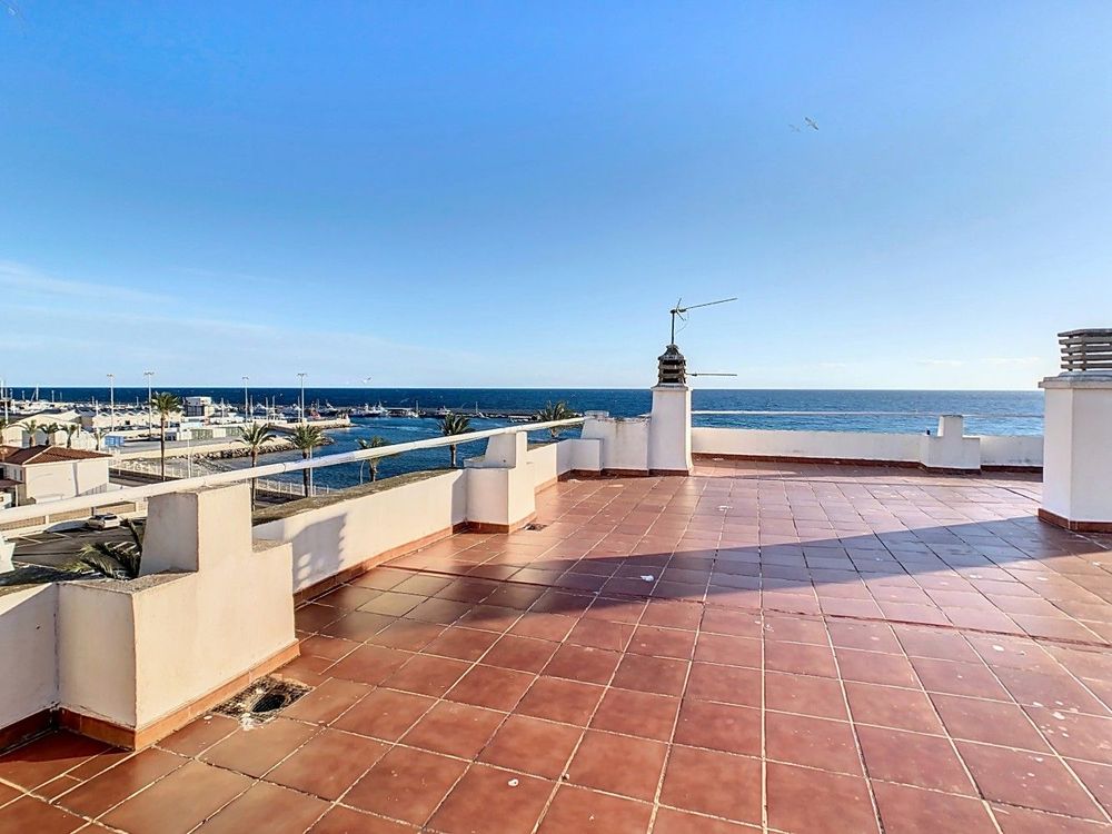 Apartment | Resale in Caleta de Vélez in Caleta de Vélez, Costa del Sol - Main property photo
