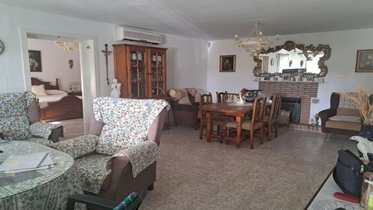 House | Resale in Alhaurín el Grande in Alhaurín el Grande, Costa del Sol - Photo 5