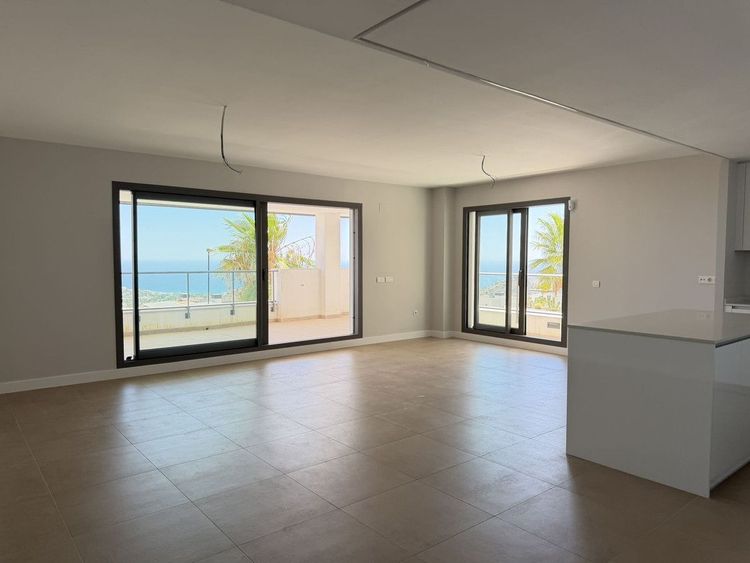 Apartment | Resale in Benalmadena Pueblo in Benalmadena Pueblo, Costa del Sol - Photo 5