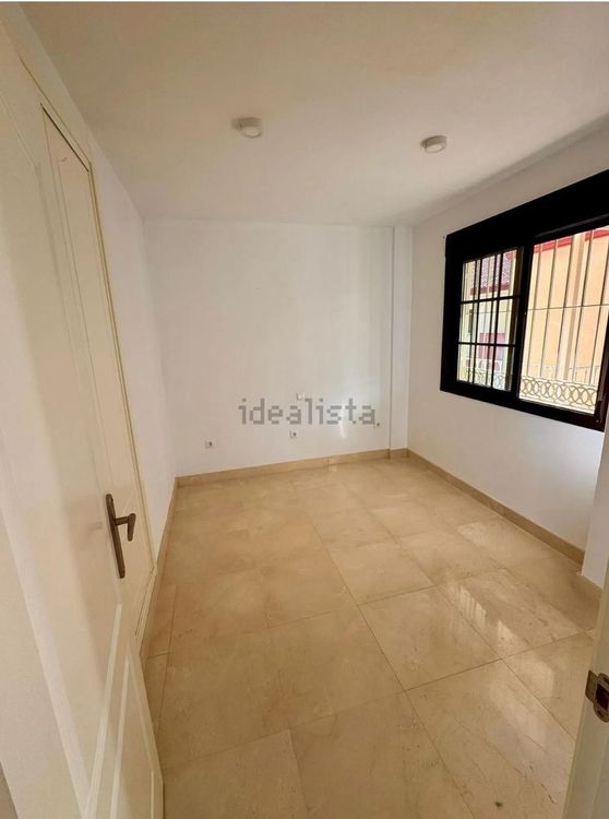 Apartment | Resale in Torrequebrada in Torrequebrada, Costa del Sol - Photo 2