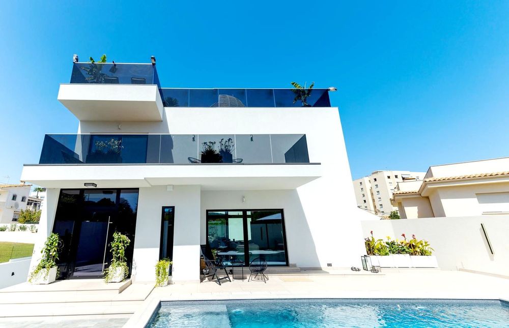 House | Resale in Benalmadena Costa in Benalmadena Costa, Costa del Sol - Main property photo