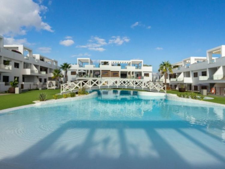 House | Resale in Los Balcones in Los Balcones, Costa Blanca - Photo 2