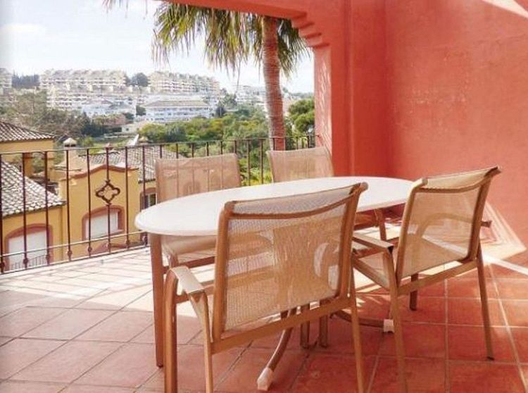 Penthouse | Resale in Puerto Banús in Puerto Banús, Costa del Sol - Photo 2