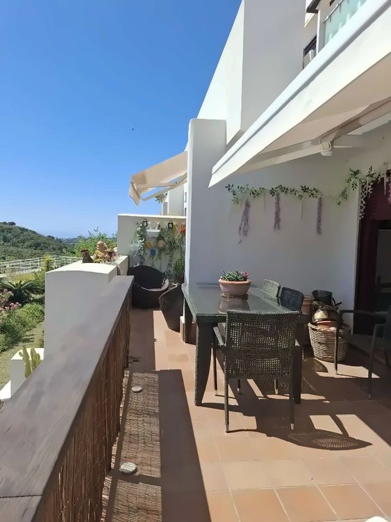 Apartment | Resale in Los Flamingos in Los Flamingos, Costa del Sol - Photo 2