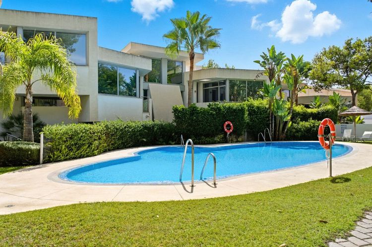 House | Resale in Sierra Blanca in Sierra Blanca, Costa del Sol - Photo 5