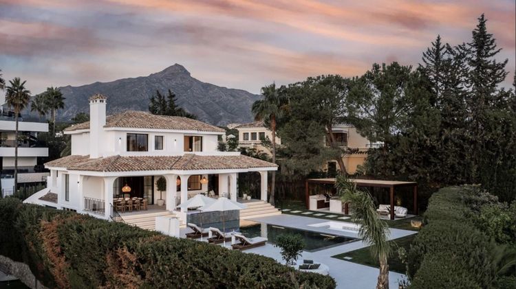 House | Resale in Nueva Andalucía - Development photo 1