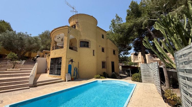 House | Resale in Orihuela in Orihuela, Costa Blanca - Photo 2