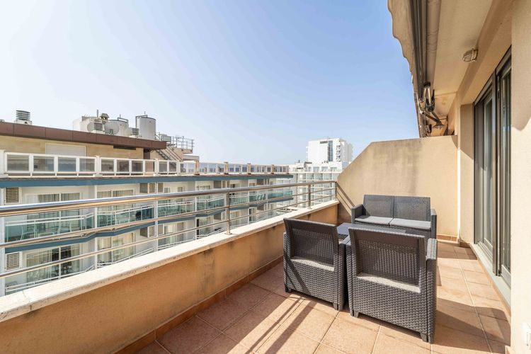 Apartment | Resale in Benalmadena Costa in Benalmadena Costa, Costa del Sol - Photo 5