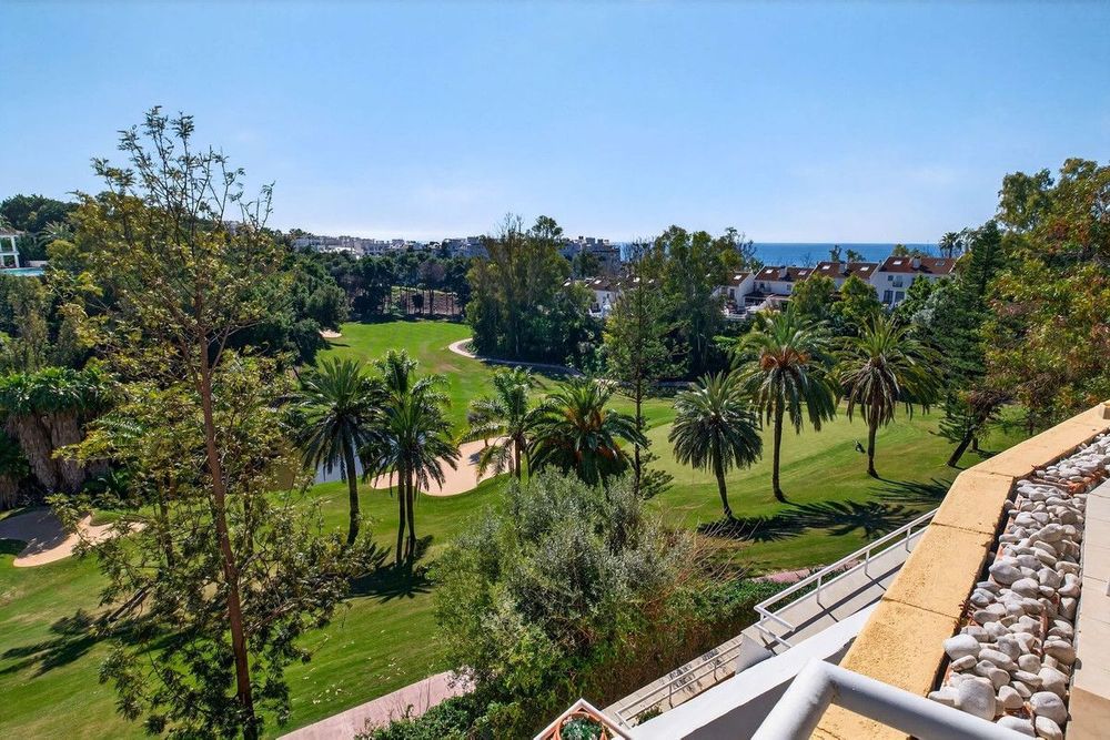 Apartment | Resale in Torrequebrada in Torrequebrada, Costa del Sol - Main property photo