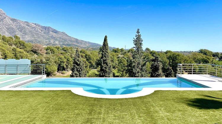 House | Resale in Nueva Andalucía - Development photo 1