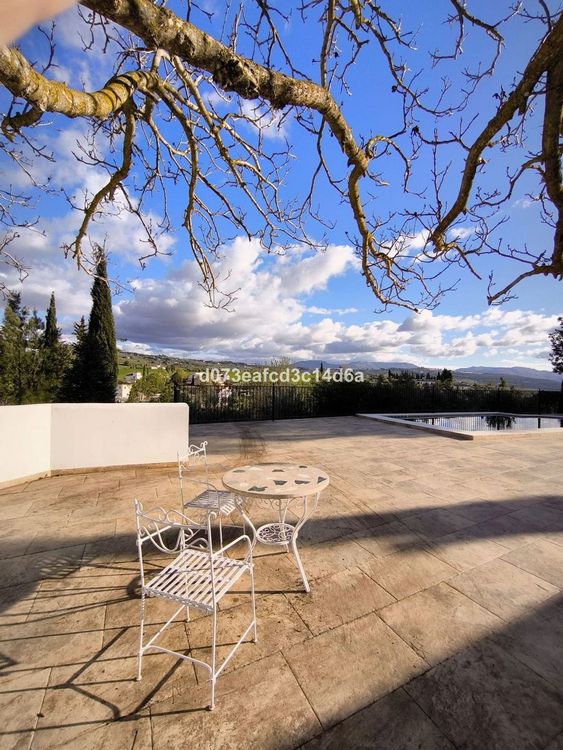 House | Resale in Arriate in Arriate, Costa del Sol - Photo 5
