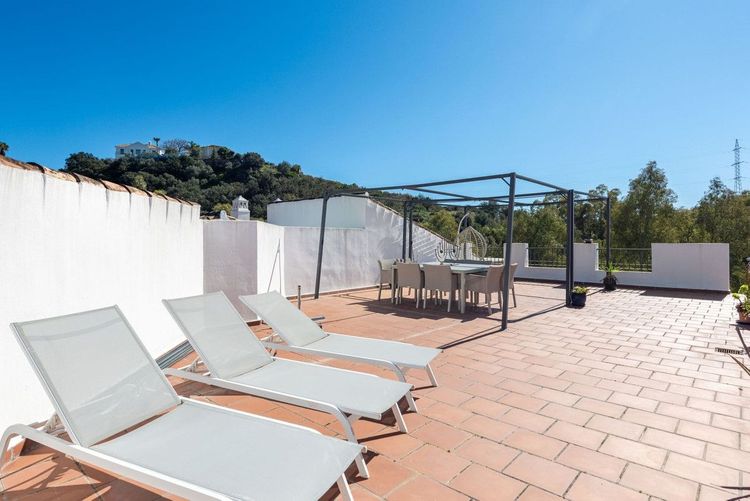 Penthouse | Resale in Los Arqueros in Los Arqueros, Costa del Sol - Photo 2