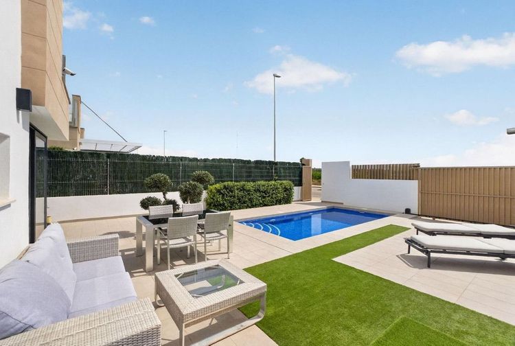 House | Resale in Guardamar del Segura in Guardamar del Segura, Costa Blanca - Photo 4