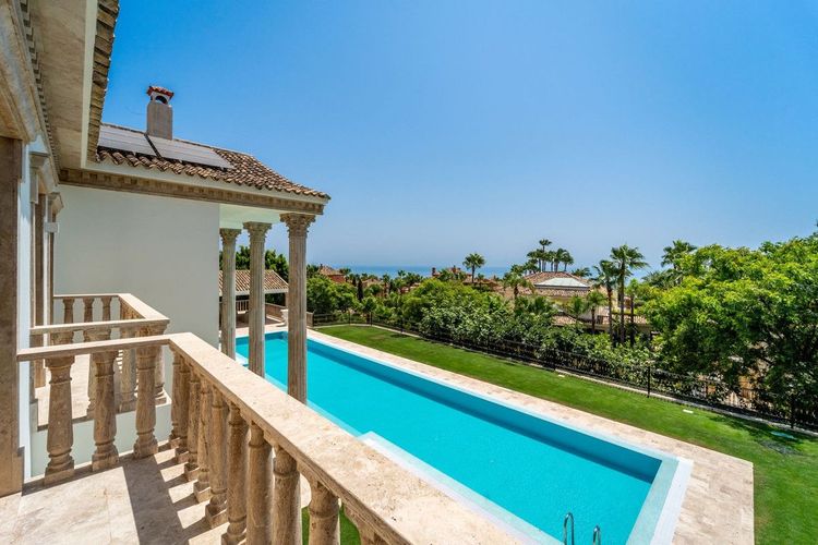 House | Resale in Sierra Blanca in Sierra Blanca, Costa del Sol - Photo 4