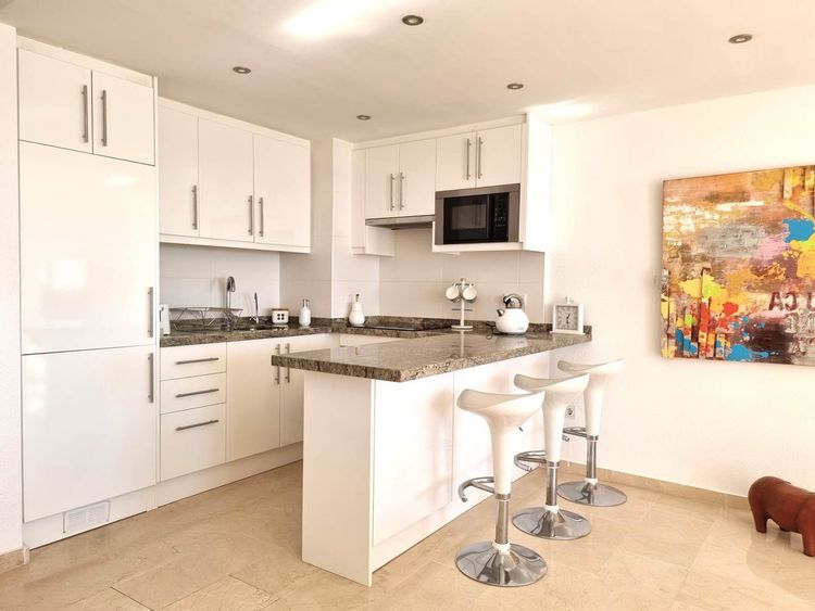 Penthouse | Resale in Calahonda in Calahonda, Costa del Sol - Photo 3