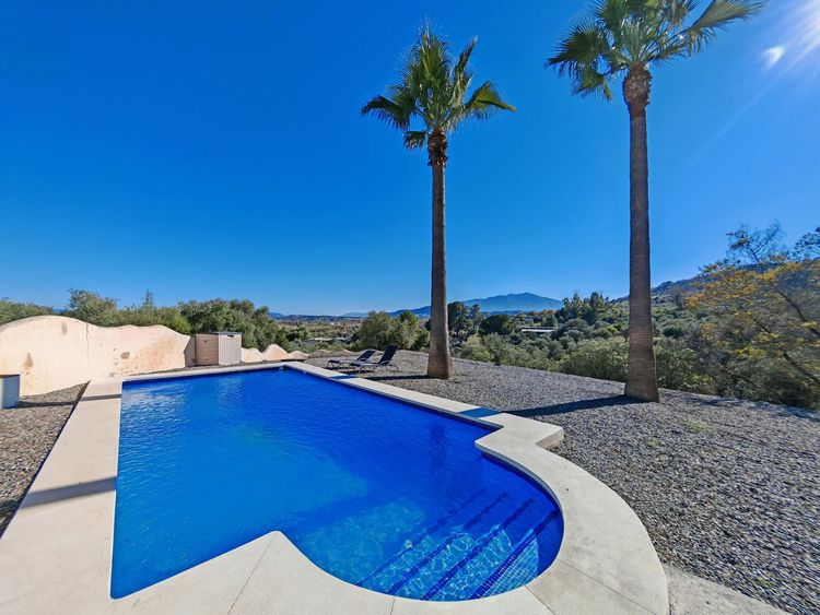 House | Resale in Coín in Coín, Costa del Sol - Photo 2