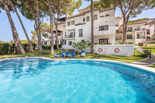 Apartment | Resale in Aloha — Aloha, Costa del Sol