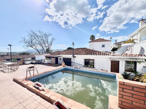 Casa to Renovate | Reventa en Nueva Andalucia Centro — Nueva Andalucia Centro, Costa del Sol