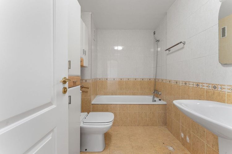 Apartment | Resale in Mijas in Mijas Others, Costa del Sol - Photo 4