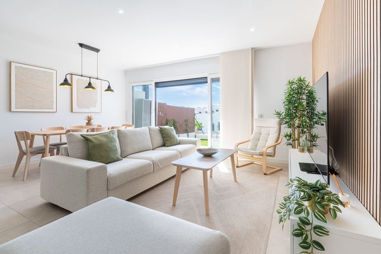 House | Resale in La Cala de Mijas in La Cala de Mijas, Costa del Sol - Photo 4