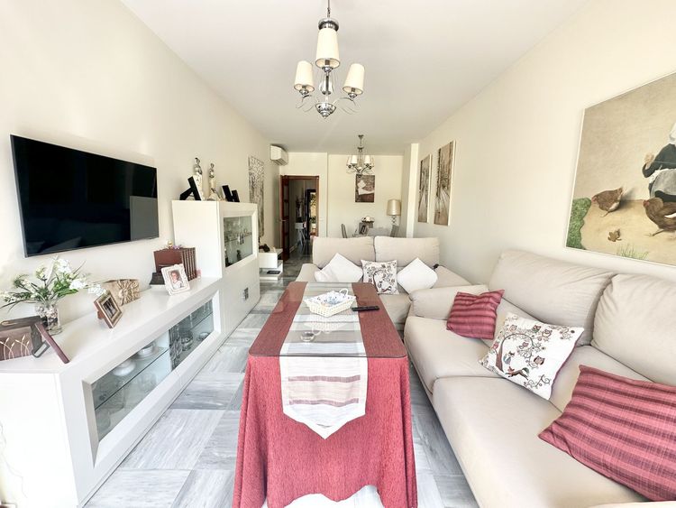 Apartment | Resale in Fuengirola in Fuengirola Others, Costa del Sol - Photo 4