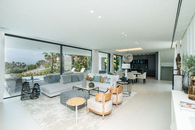 House | Resale in Marbesa in Marbesa, Costa del Sol - Photo 5