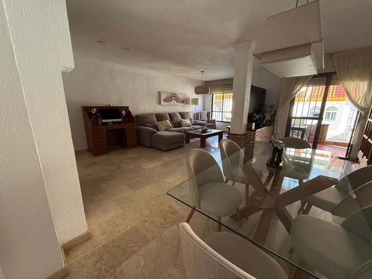 House | Resale in Estepona in Estepona, Costa del Sol - Photo 4
