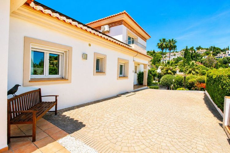 House | Resale in Sierrezuela in Sierrezuela, Costa del Sol - Photo 2