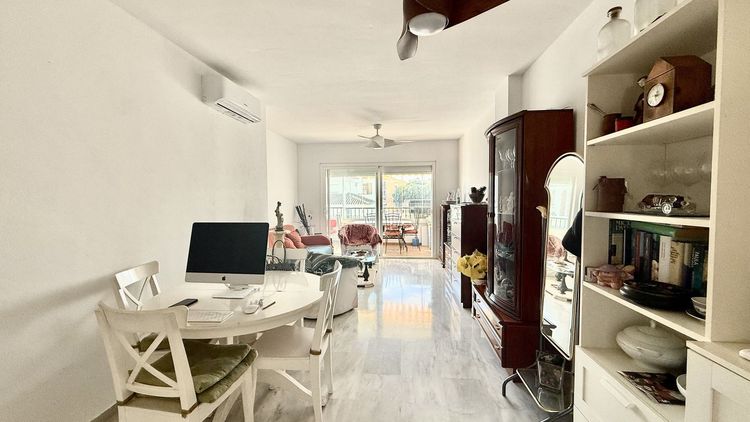 Apartment | Resale in Calahonda in Calahonda, Costa del Sol - Photo 4