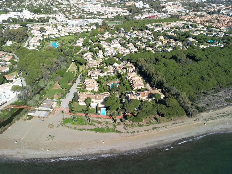 Penthouse | Resale in Estepona in Estepona, Costa del Sol - Photo 2