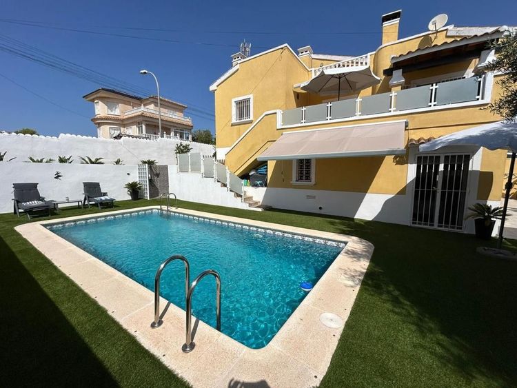 House | Resale in San Miguel de Salinas in San Miguel de Salinas, Costa Blanca - Photo 4