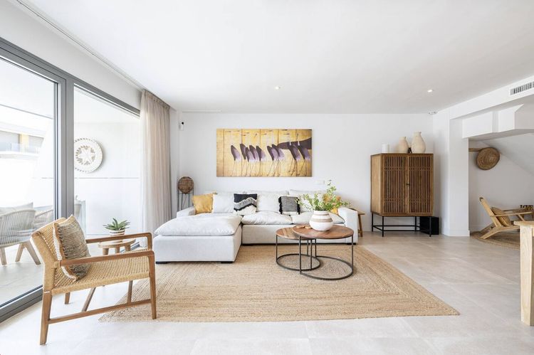 House | Resale in El Chaparral in El Chaparral, Costa del Sol - Photo 5