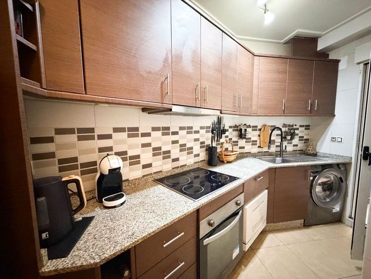 Apartment | Resale in Torrevieja in Torrevieja, Costa Blanca - Photo 2