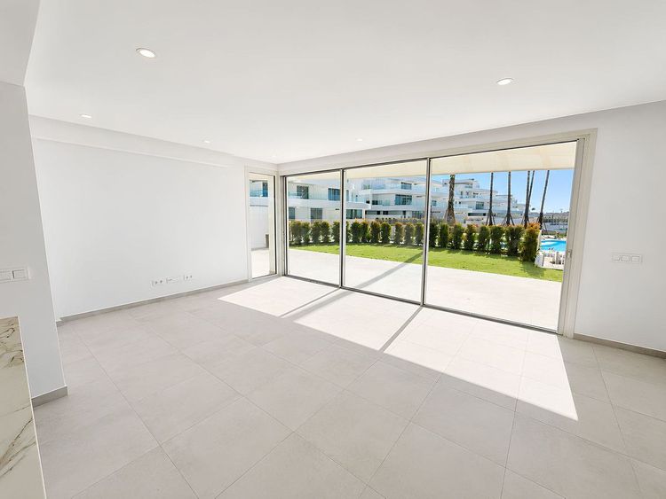 Apartment | Resale in La Cala de Mijas in La Cala de Mijas, Costa del Sol - Photo 2