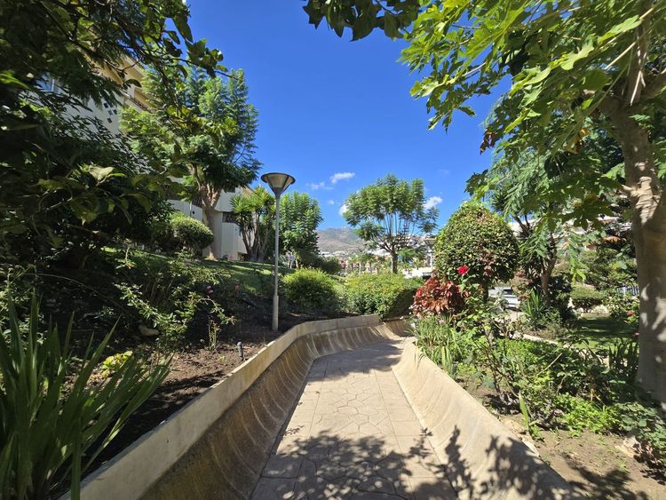 Apartment | Resale in Torrequebrada in Torrequebrada, Costa del Sol - Photo 5