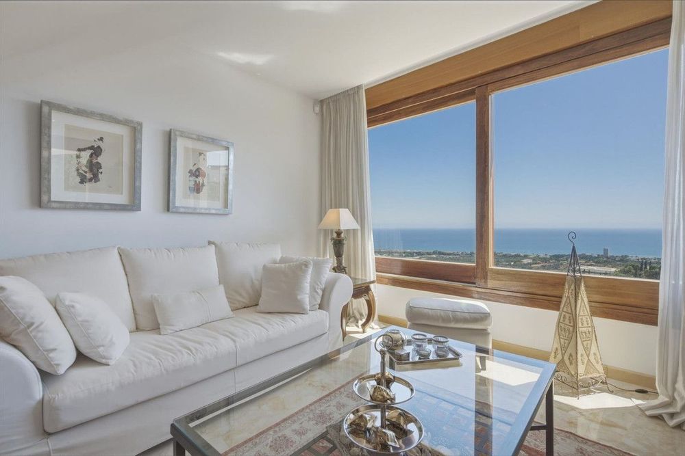 Apartment | Resale in Altos de los Monteros in Altos de los Monteros, Costa del Sol - Main property photo
