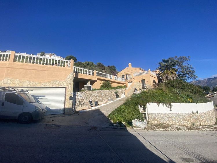 House | Resale in Mijas Costa in Mijas Costa, Costa del Sol - Photo 3