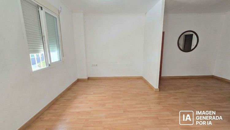 House | Resale in Málaga in Málaga, Costa del Sol - Photo 2