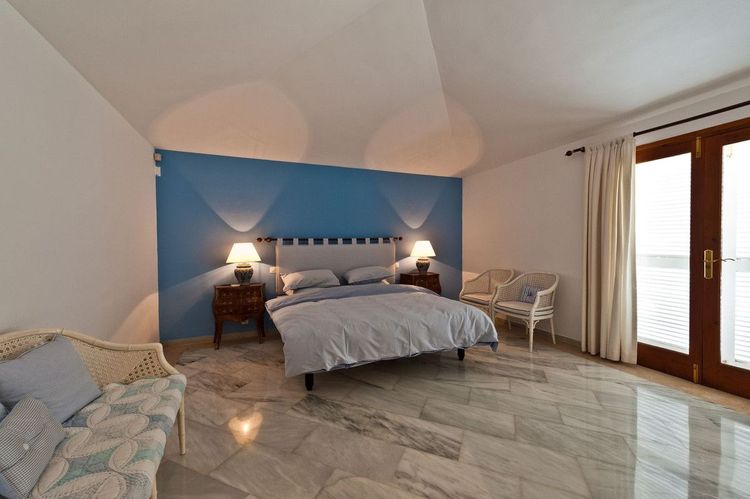 House | Resale in Benahavís in Benahavís Others, Costa del Sol - Photo 5