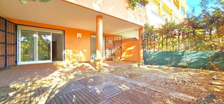 Apartment | Resale in Elviria in Elviria, Costa del Sol - Photo 2