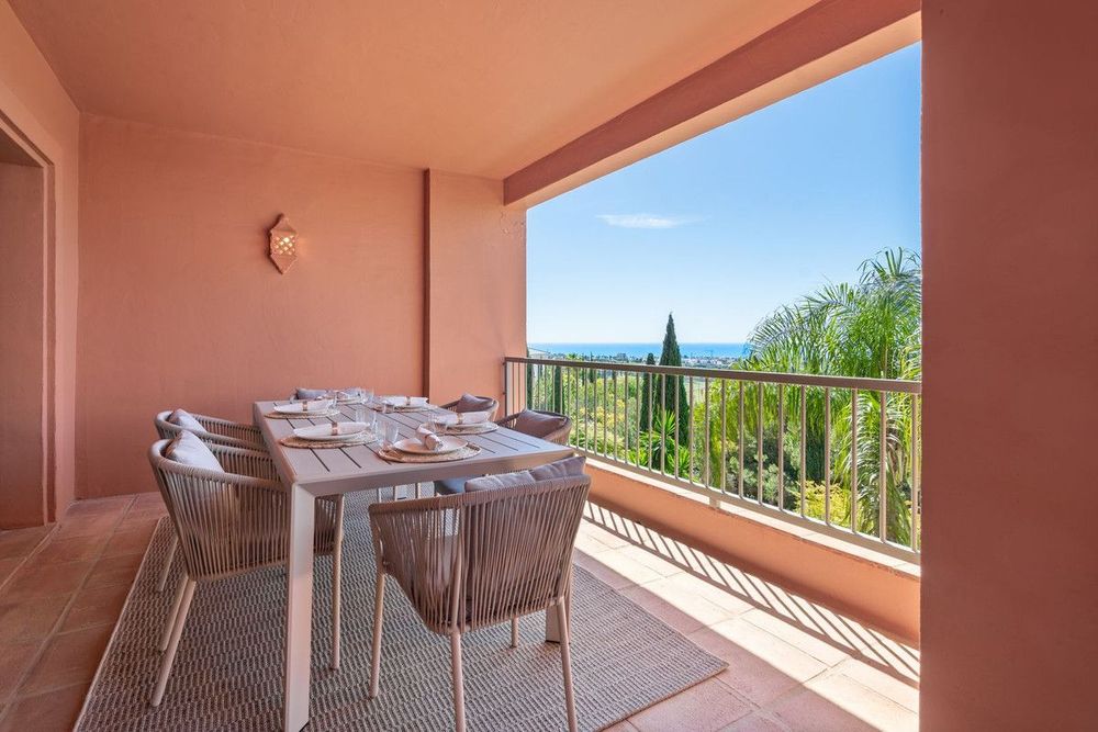 Apartment | Resale in Benahavís in Benahavís Others, Costa del Sol - Main property photo